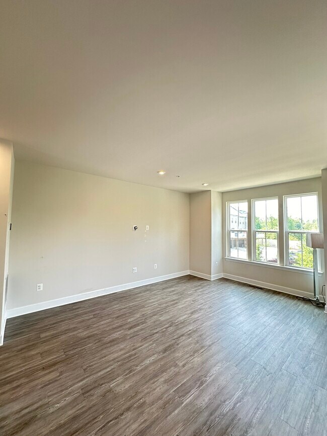 Building Photo - 131 Albany Pl