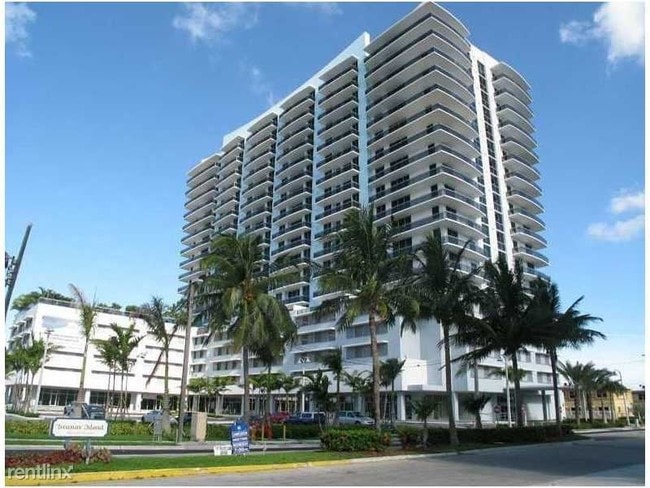 Building Photo - 2 br, 2.5 bath Condo - 7901 Hispanola LUXU...