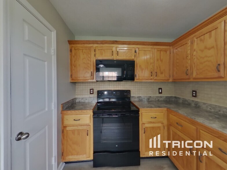 Building Photo - 1498 Wilderness Way