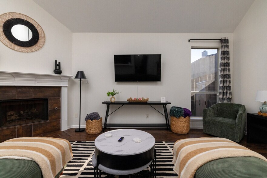 Building Photo - 8862 Beartooth Dr