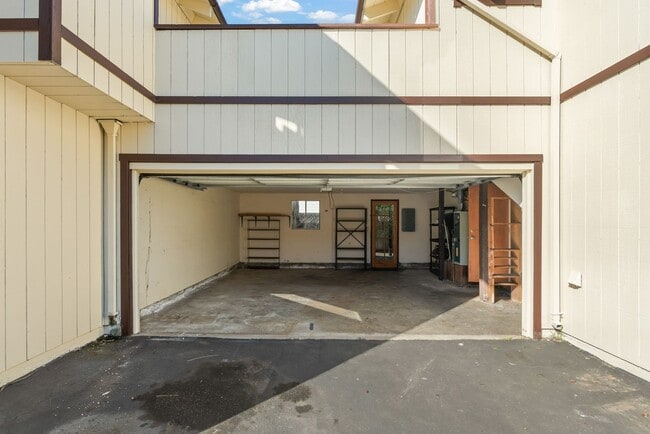 Building Photo - Penasquitas Drive Townhomes