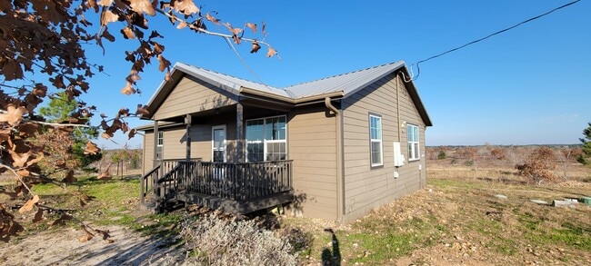 Building Photo - Spacious Two Bedroom home - Country Settin...