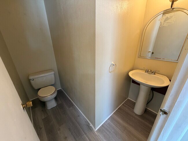 Building Photo - 124 State Fair Blvd