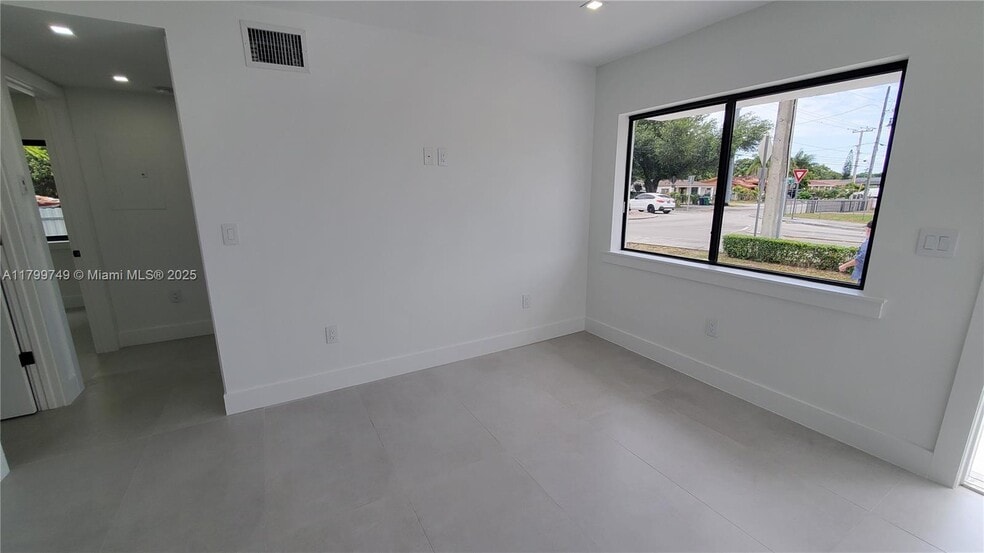 Building Photo - 6201 SW 22nd St