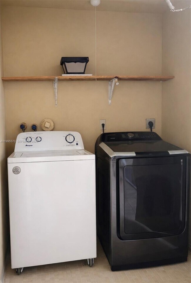 Building Photo - 3121 NW 47th Terrace