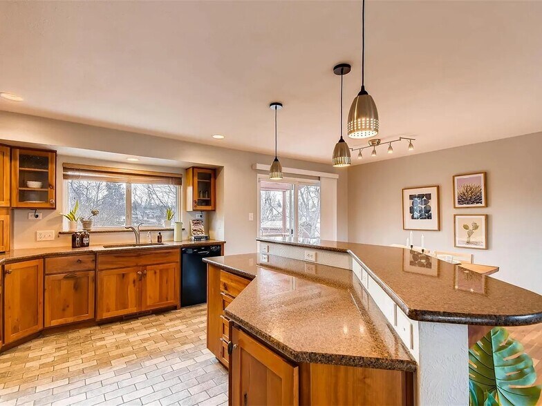 Building Photo - 1403 Lefthand Dr