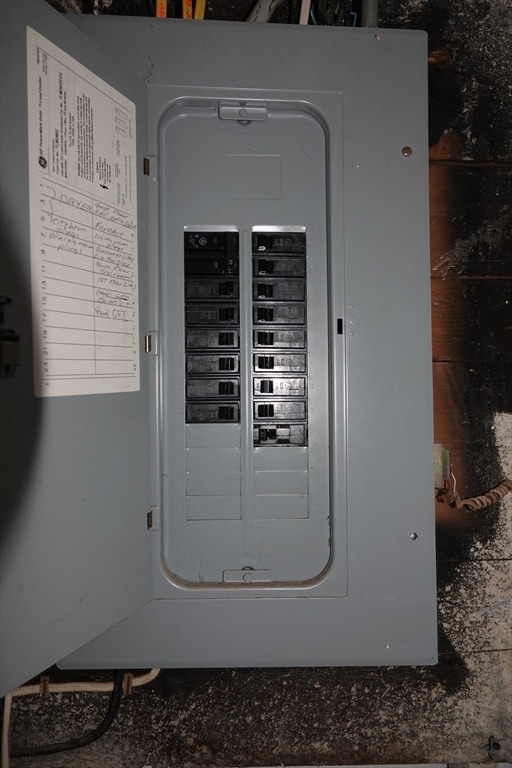 Building Photo - 6 Pondover Rd