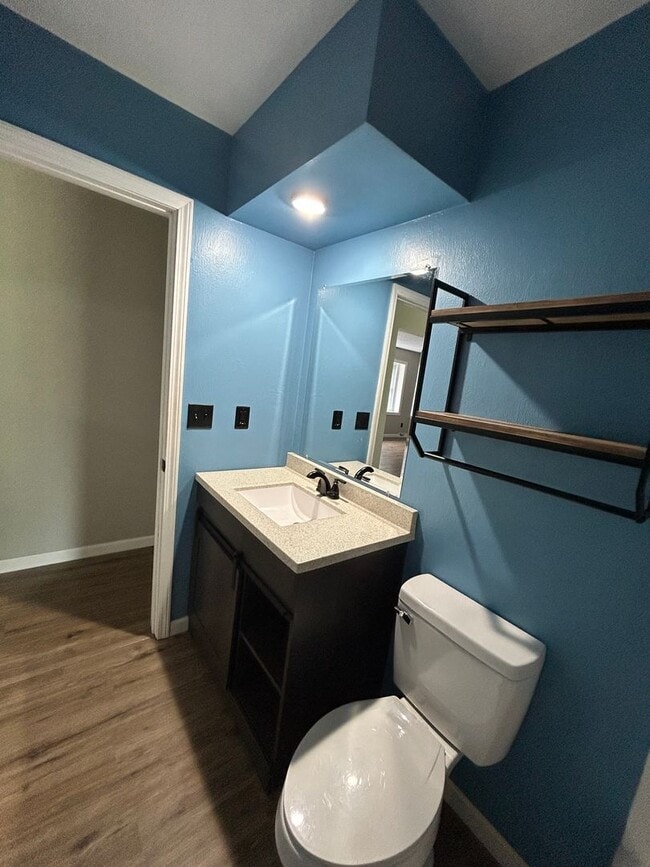 Building Photo - Spacious 3-Bedroom, 2-Bath Home in Middleb...