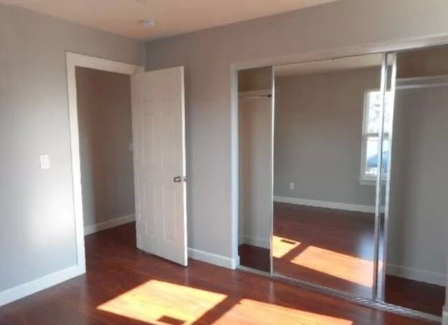 Building Photo - Beautiful & Cozy 4 Bedroom Home with Modern Upgrades!