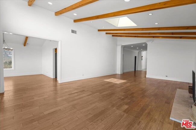 Building Photo - 2255 Westridge Rd