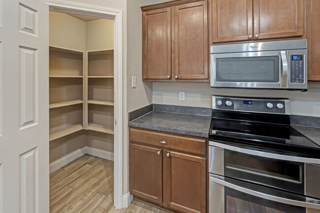 Building Photo - Ready for you to call this one home!