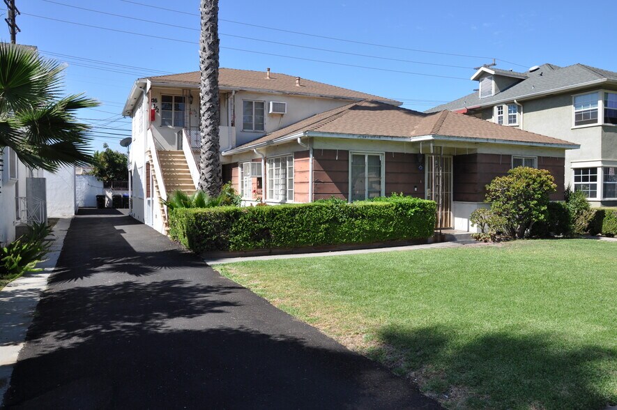 Primary Photo - 818 W Glenoaks Blvd