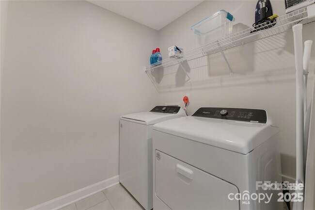 Building Photo - 126 Johns Cardinal Dr