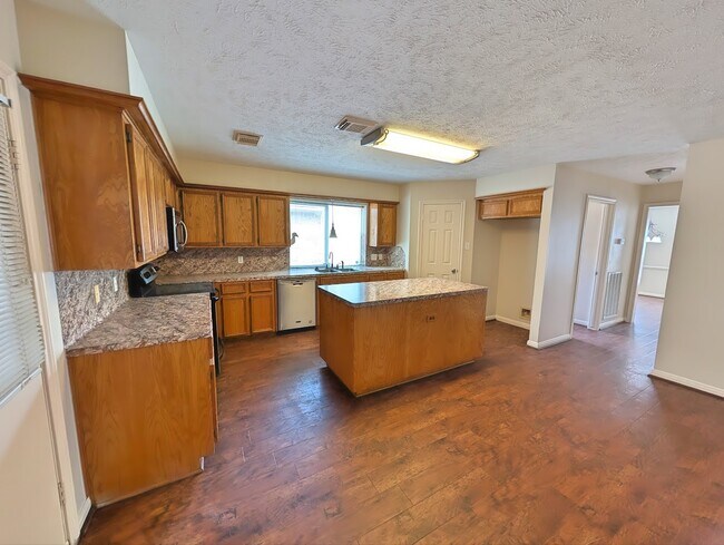 Building Photo - 19023 Cloyanna Ln