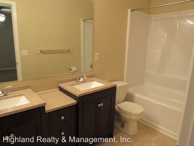 Building Photo - 4 br, 3 bath House - 1174 Sunbird Ave