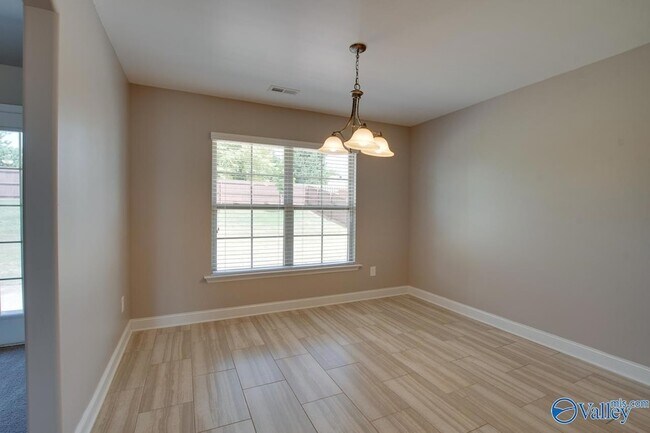 Building Photo - 512 Summer Cove Cir NW