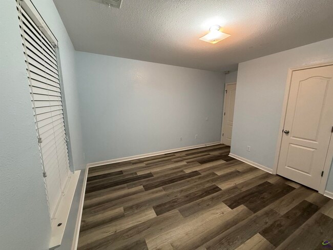 Building Photo - 423 Haddenham Ct