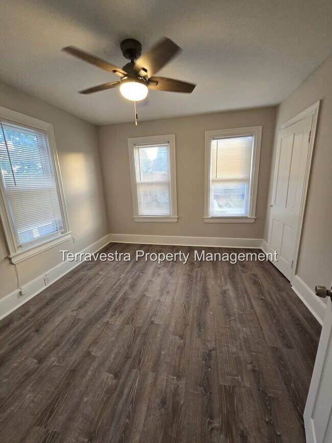 Building Photo - 321-323 South 5th Street