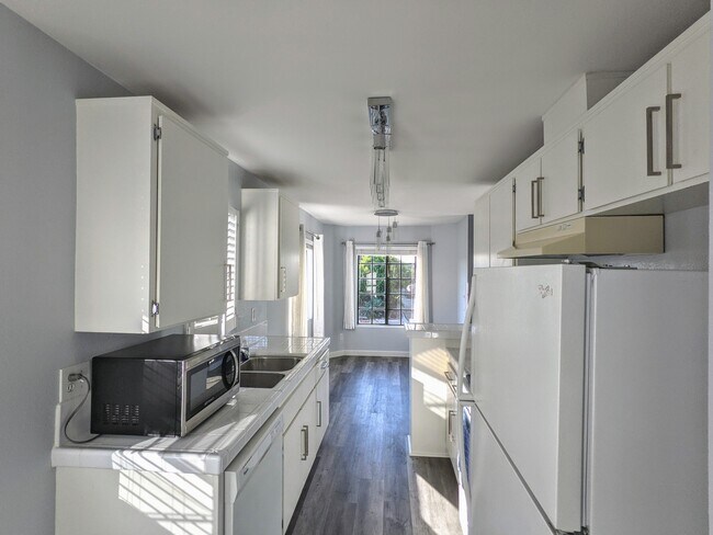 Kitchen - 7836 Flight Ave
