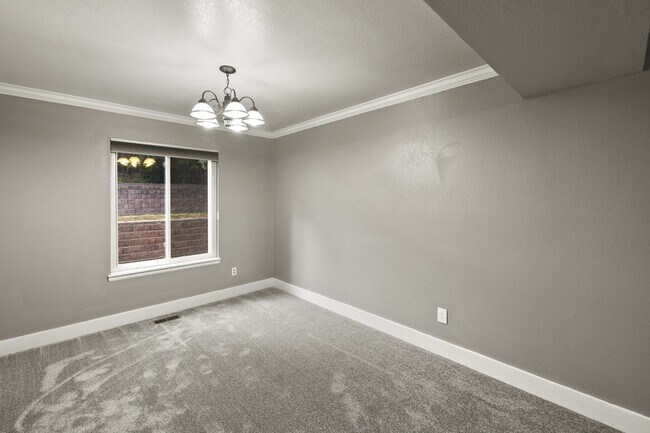 Building Photo - 5647 Old Farm Cir E