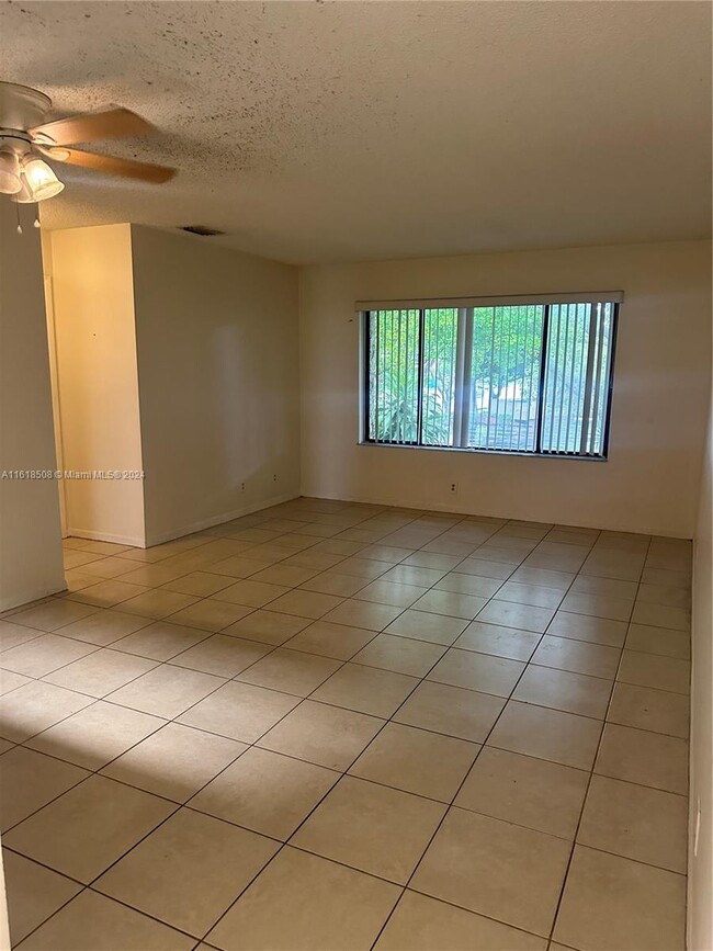 Building Photo - 2302 Coral Springs Dr