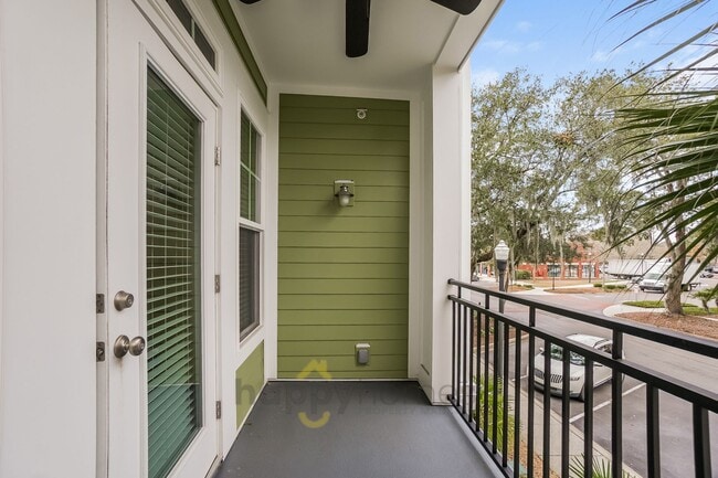 Building Photo - Stunning 2BR/2BA Condo in the Heart of Mt. Pleasant