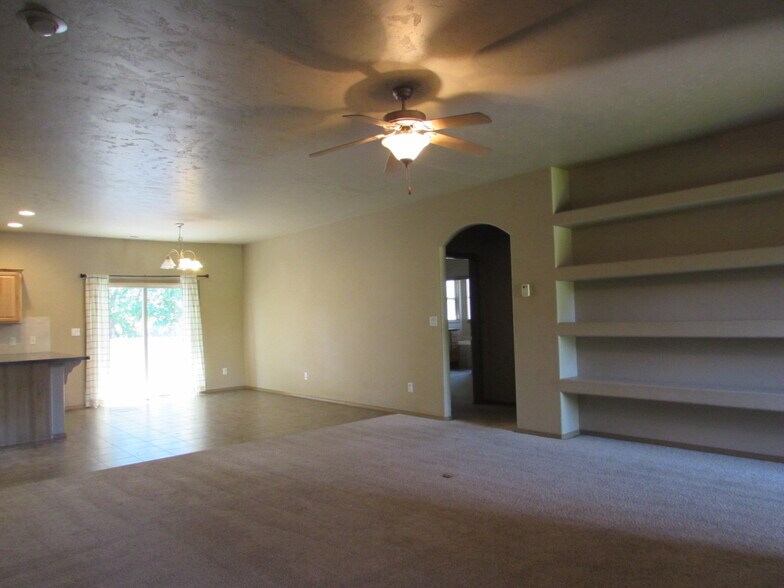 Building Photo - 1132 Legacy Way