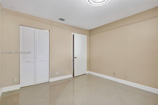 Building Photo - 9407 SW 138th Pl