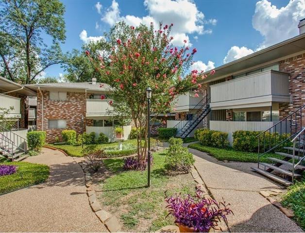 Building Photo - 7832 Royal Ln