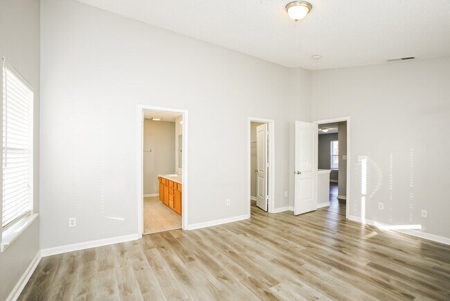Building Photo - 4327 Raintree Rd