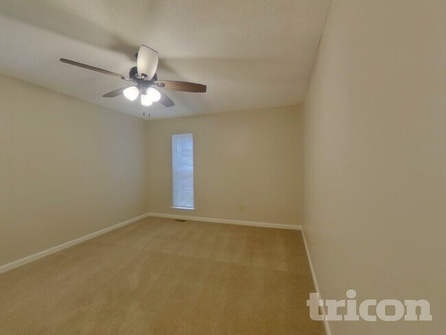 Building Photo - 120 Stockland Rd