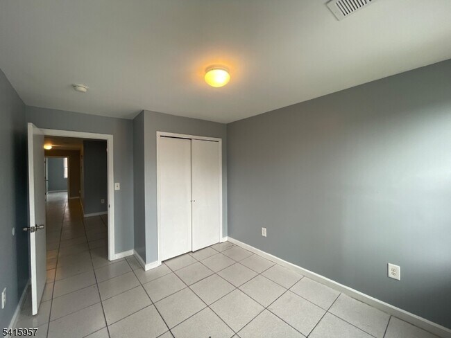 Building Photo - 87 1st St