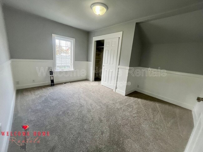 Building Photo - 4520 S Thompson Ave