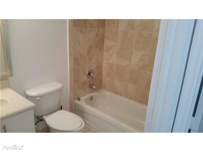Building Photo - 7918 Harbor Island Dr