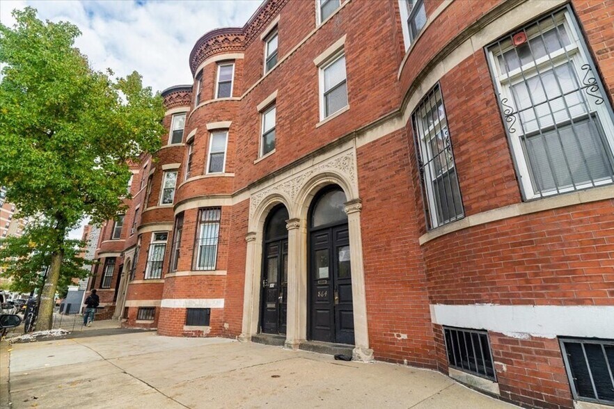 Building Photo - 862 Huntington Ave