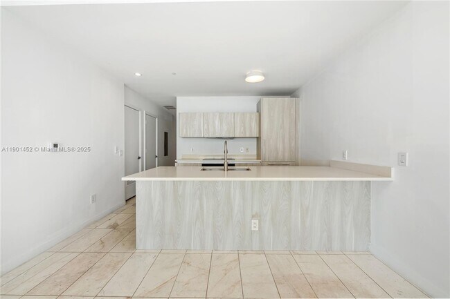 Building Photo - 480 NE 31st St