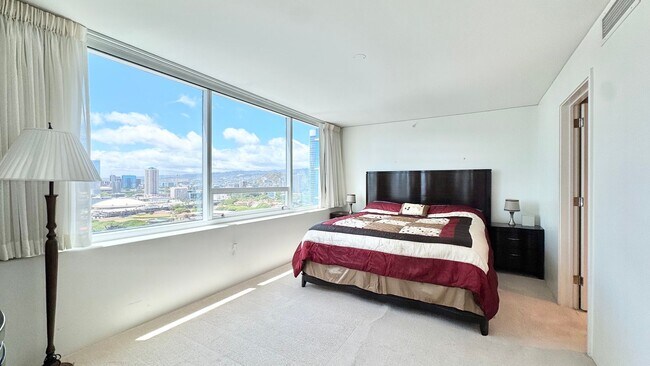 Building Photo - 2 BED/2 BATH FURNISHED UNIT AT HIGHLY DESI...