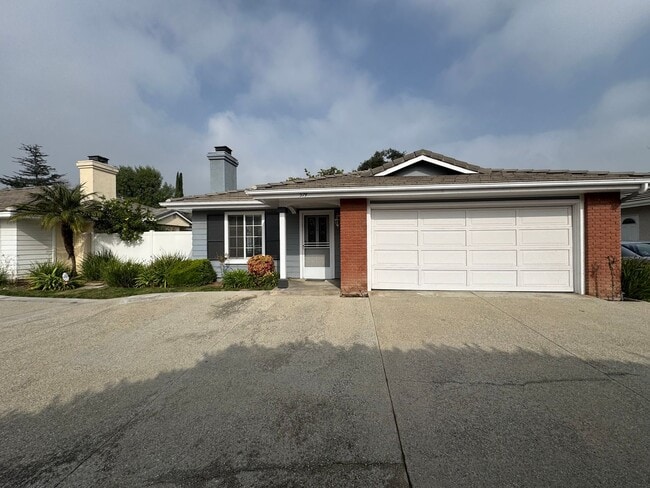 Building Photo - Welcome to Your New Home: Stunning Apartments in Monrovia