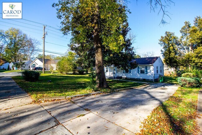 Building Photo - Cozy Cottage Near Uptown Charlotte