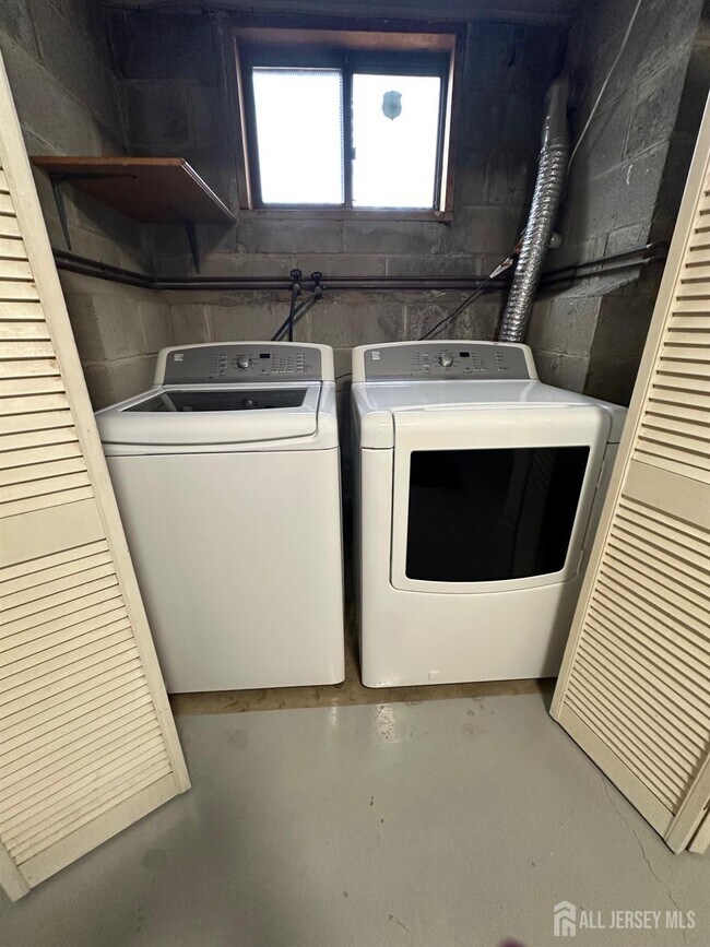 Building Photo - 4909 Boice Dr