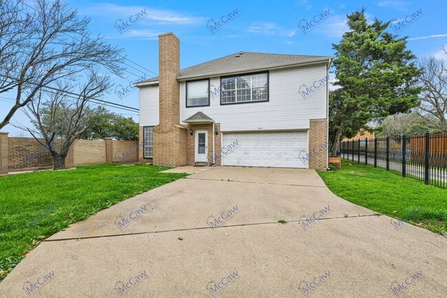 Building Photo - 3211 Wessex Cir