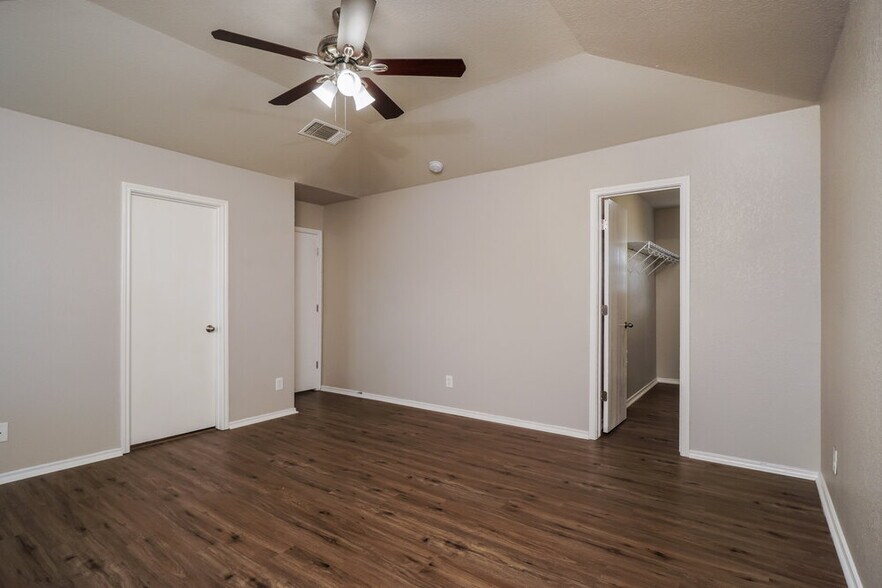 Building Photo - 7918 Meadow Wind