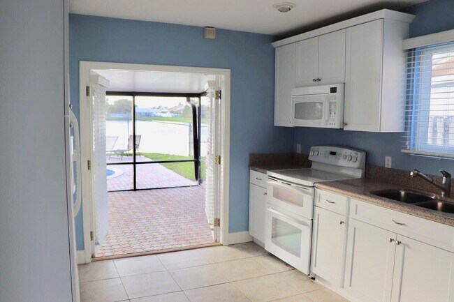 Building Photo - 6158 Country Fair Cir