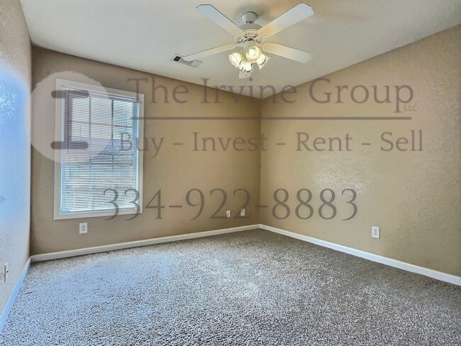 Building Photo - 3 bed 2.5 bath