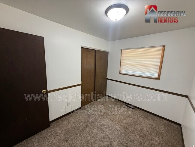 Building Photo - 6323 N 104th St
