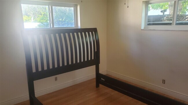 Building Photo - 616 SE 8th Ave