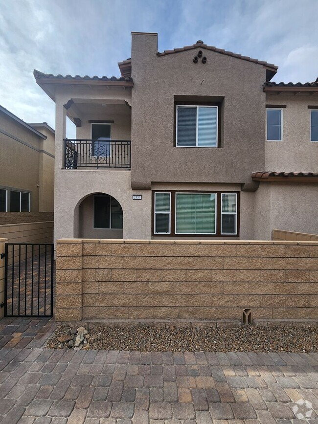 Building Photo - Spacious, Newly Built Two-Story Townhouse ...