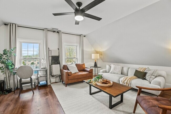 Building Photo - 1142 Washington St