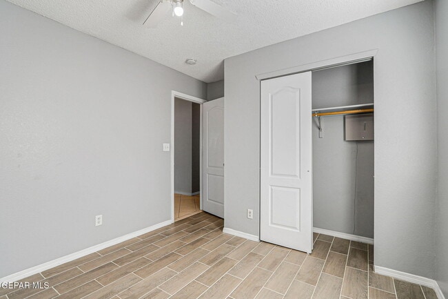 Building Photo - 12496 Sombra Fuerte Dr