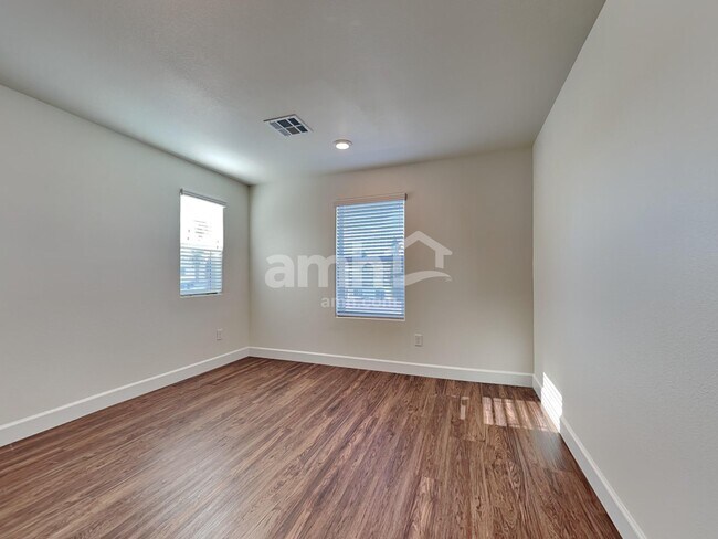 Building Photo - 1506 Garden Swing Ave